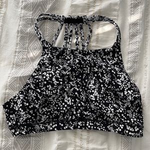 Lululemon sports bra size 8